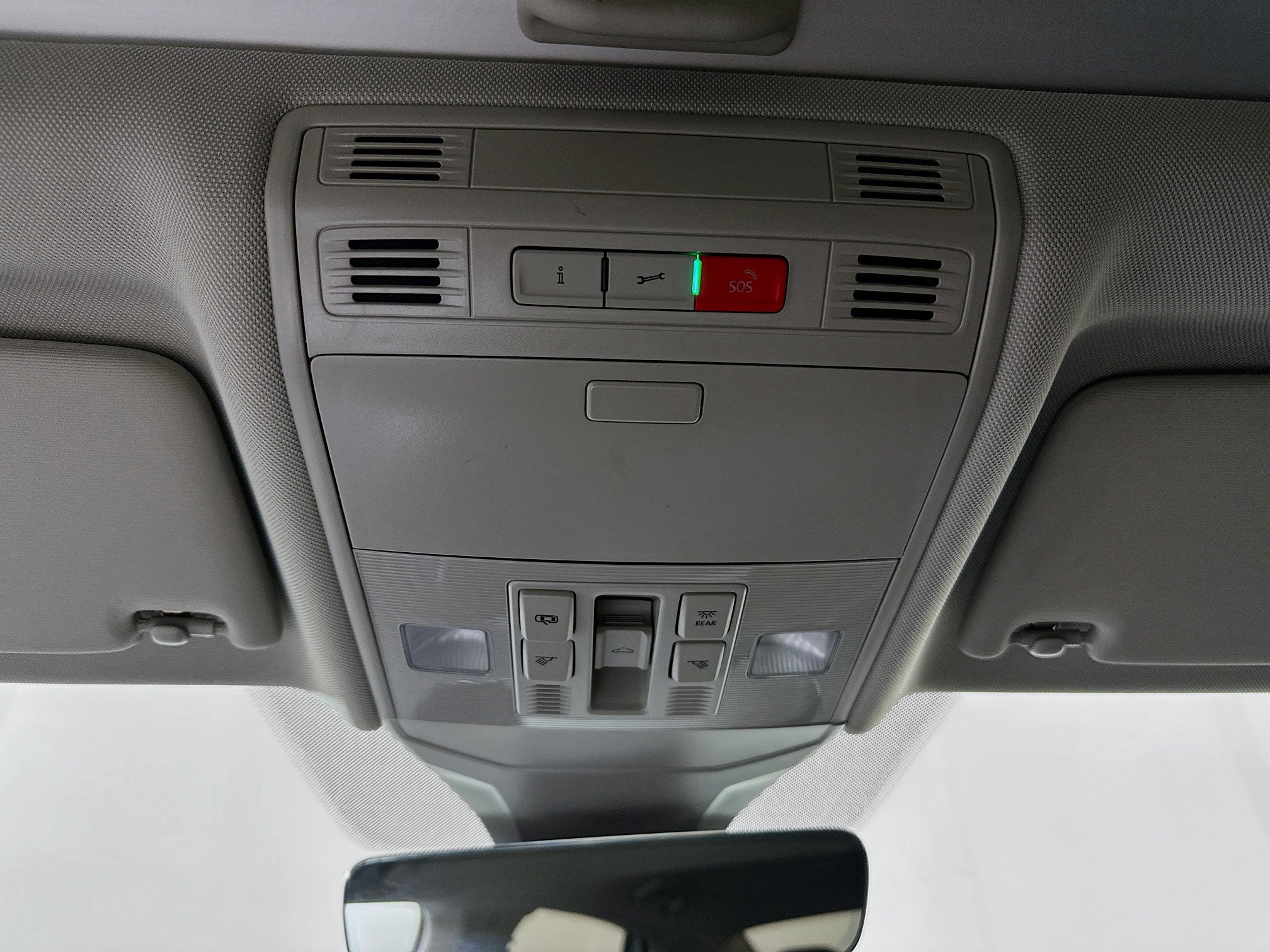 Used 2025 Volkswagen Jetta SE FWD image 18