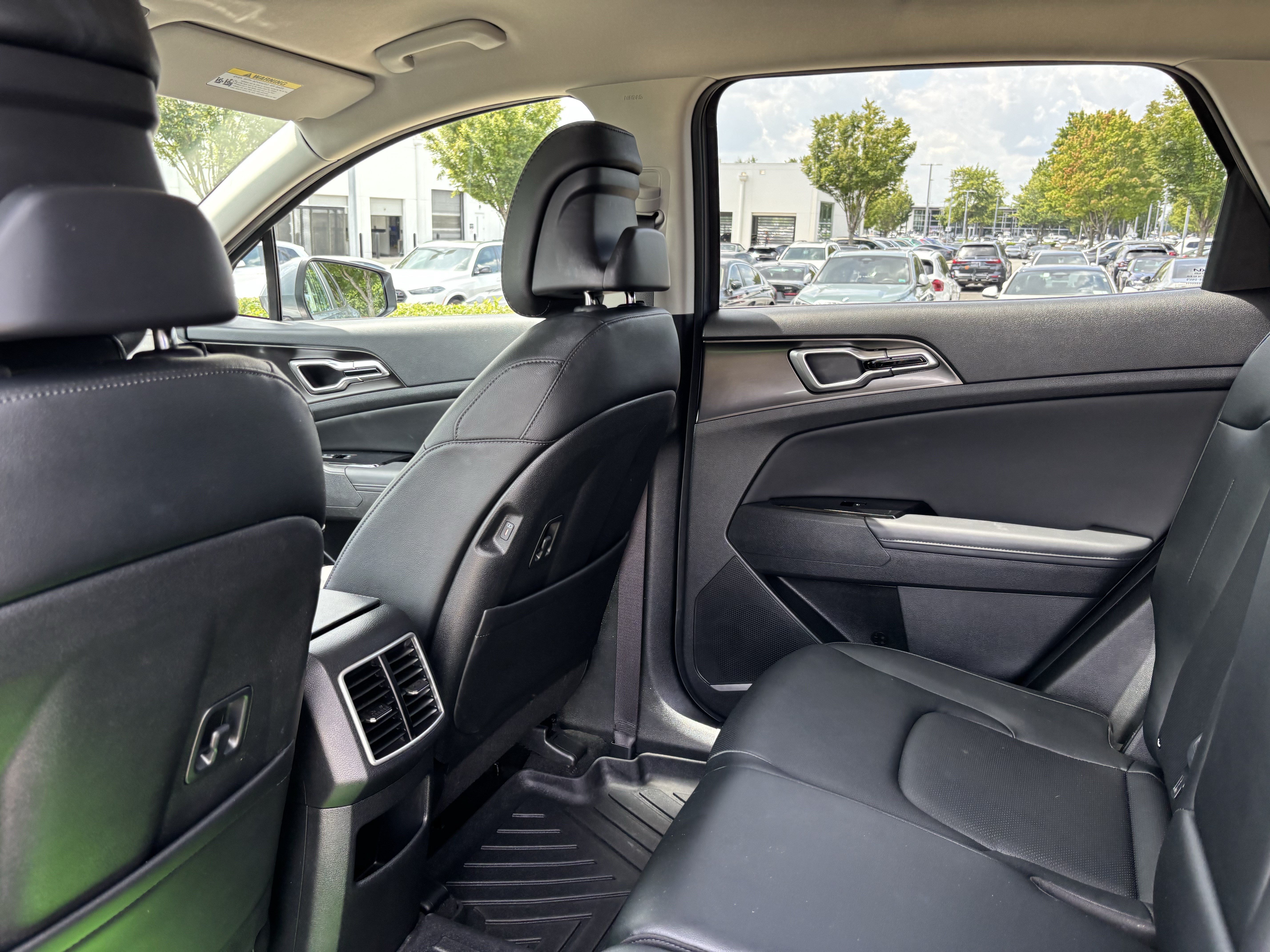 Used 2025 Kia Sportage EX FWD image 33