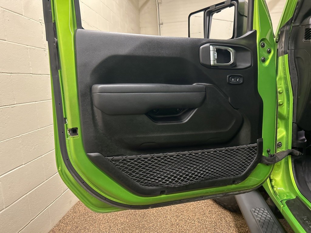 Used 2025 Jeep Gladiator Sport image 13