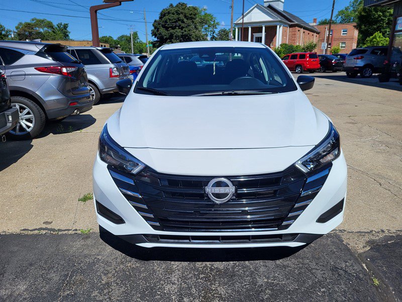 Used 2025 Nissan Versa S w/ Trunk Package FWD image 2