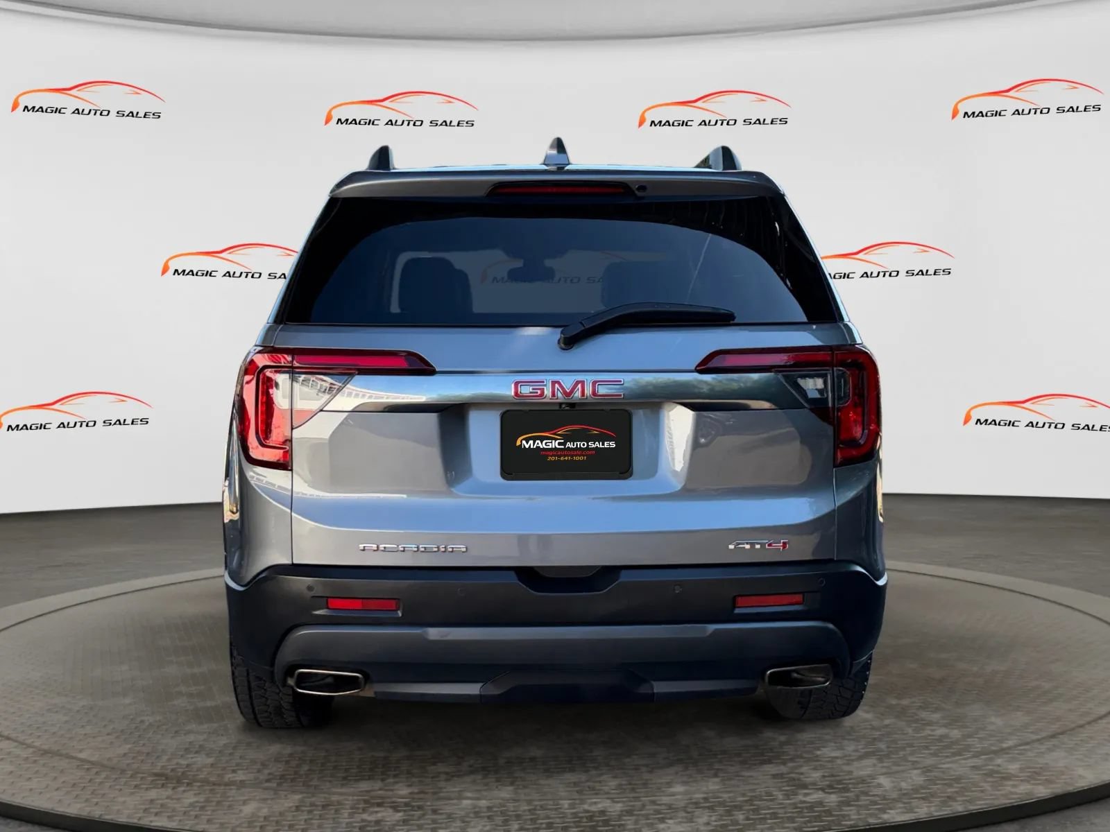 Used 2022 GMC Acadia AT4 w/ Technology Package AWD/4WD image 9