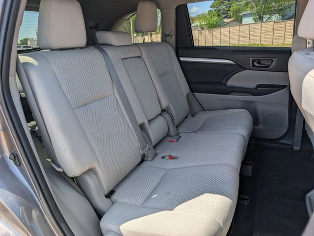 Used 2019 Toyota Highlander LE FWD image 27