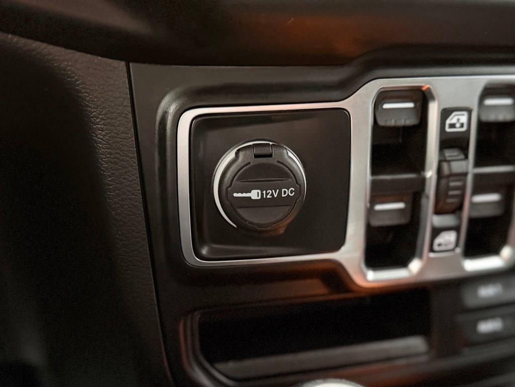 Used 2023 Jeep Gladiator Willys image 15