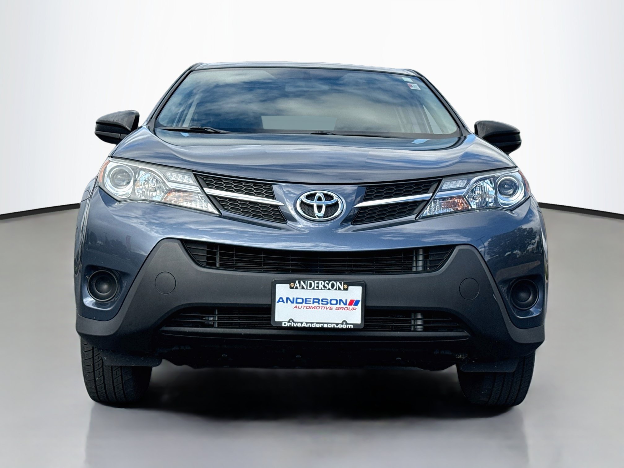 Used 2014 Toyota RAV4 LE AWD/4WD image 2