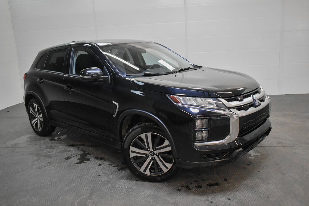 Used 2022 Mitsubishi Outlander Sport SE image 1