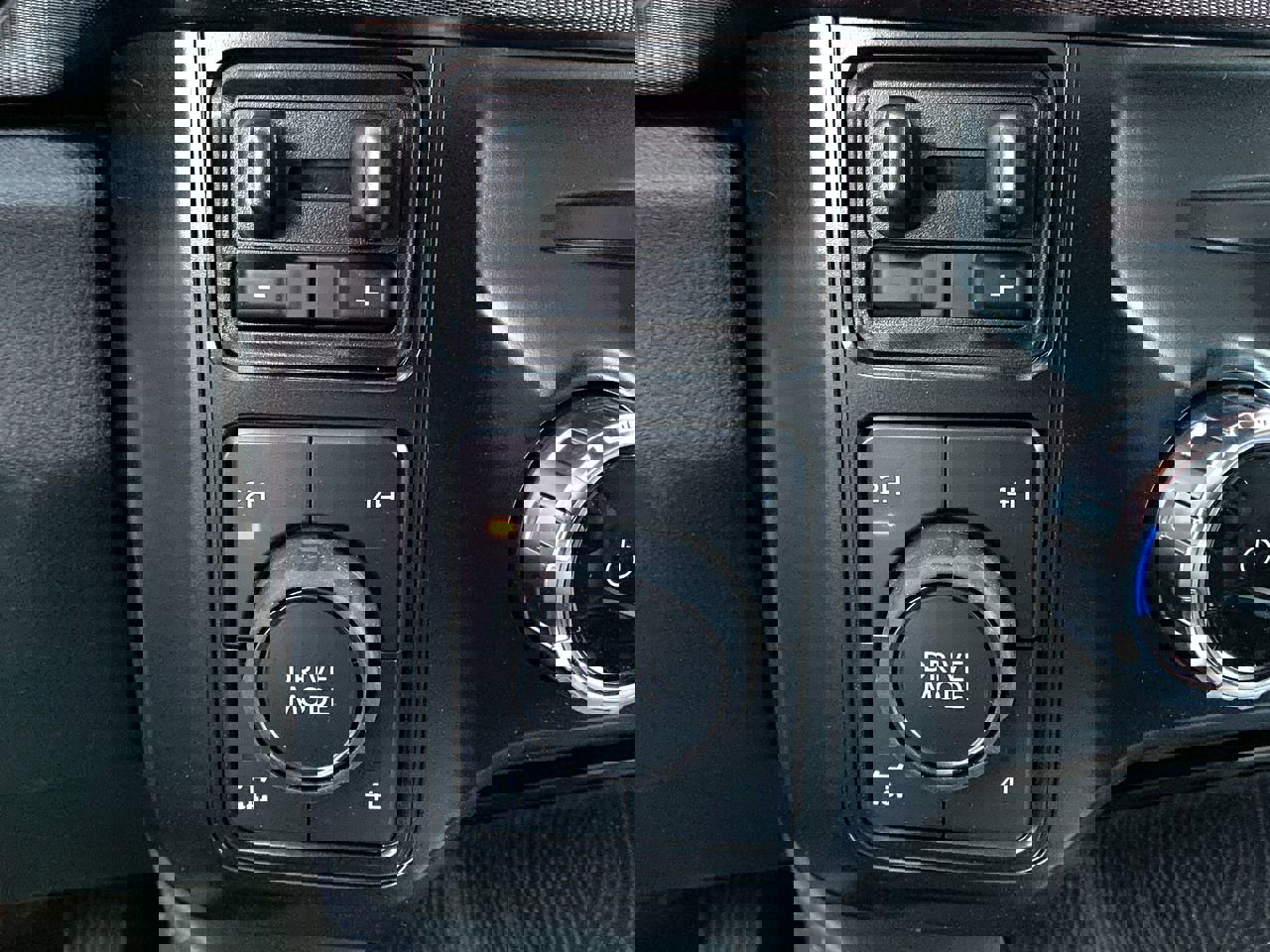 New 2025 Ford F250 Platinum image 28