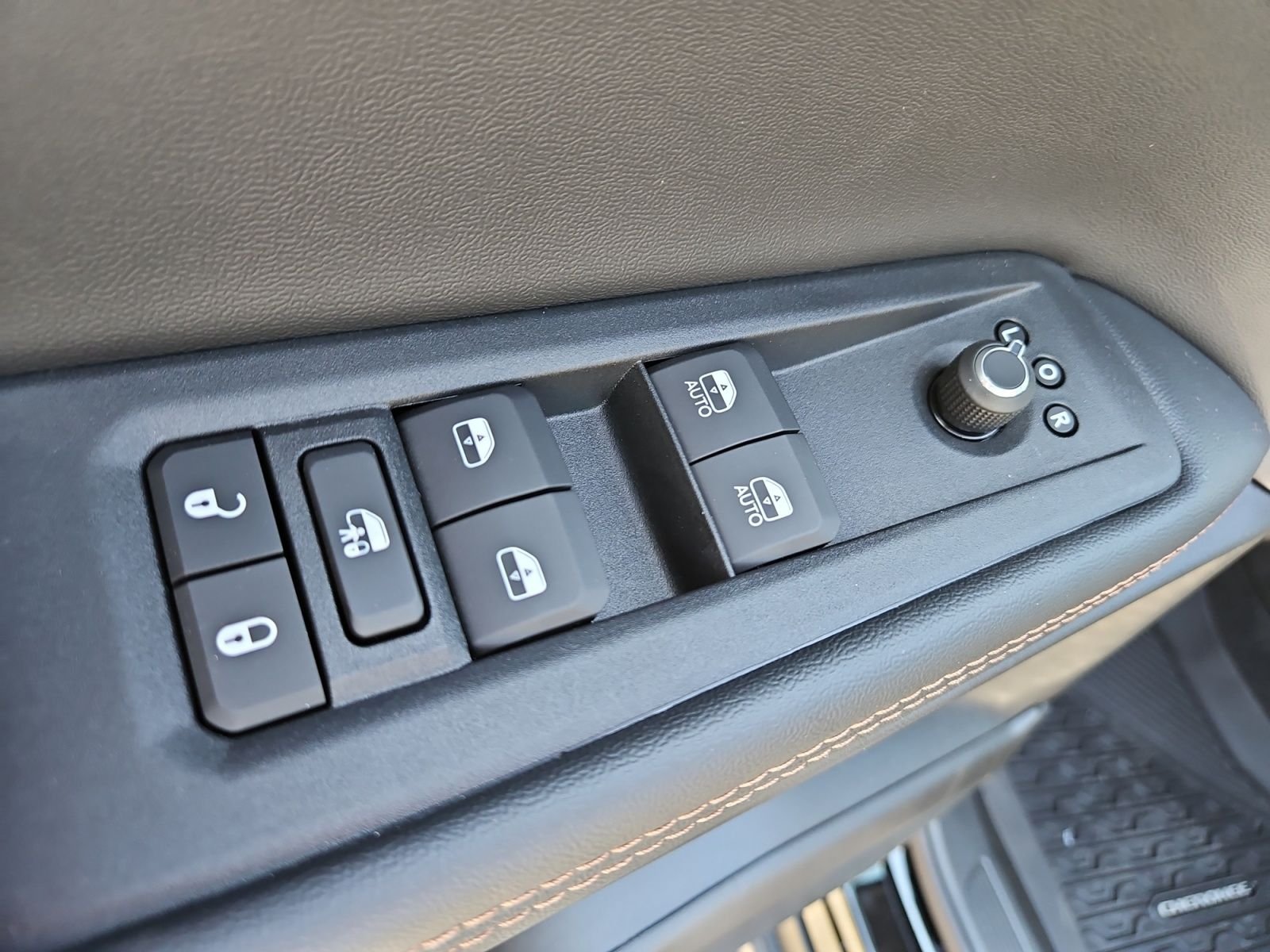 New 2026 Jeep Cherokee Limited AWD/4WD image 22