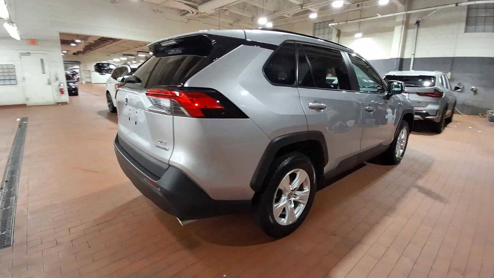 Used 2021 Toyota RAV4 XLE image 8