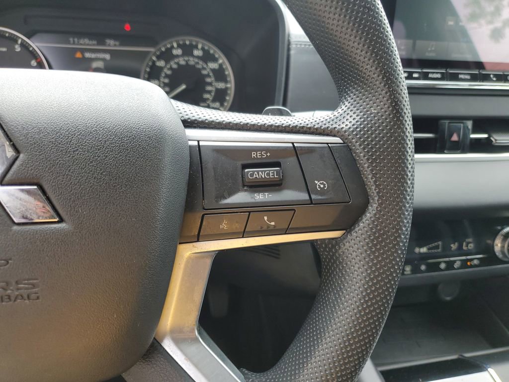 Used 2023 Mitsubishi Outlander ES FWD image 22