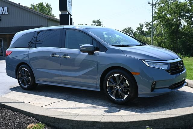 Used 2023 Honda Odyssey Elite image 3