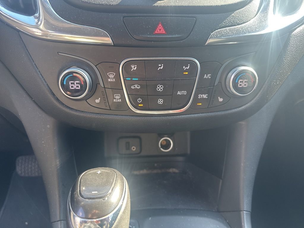 Used 2018 Chevrolet Equinox LT image 19