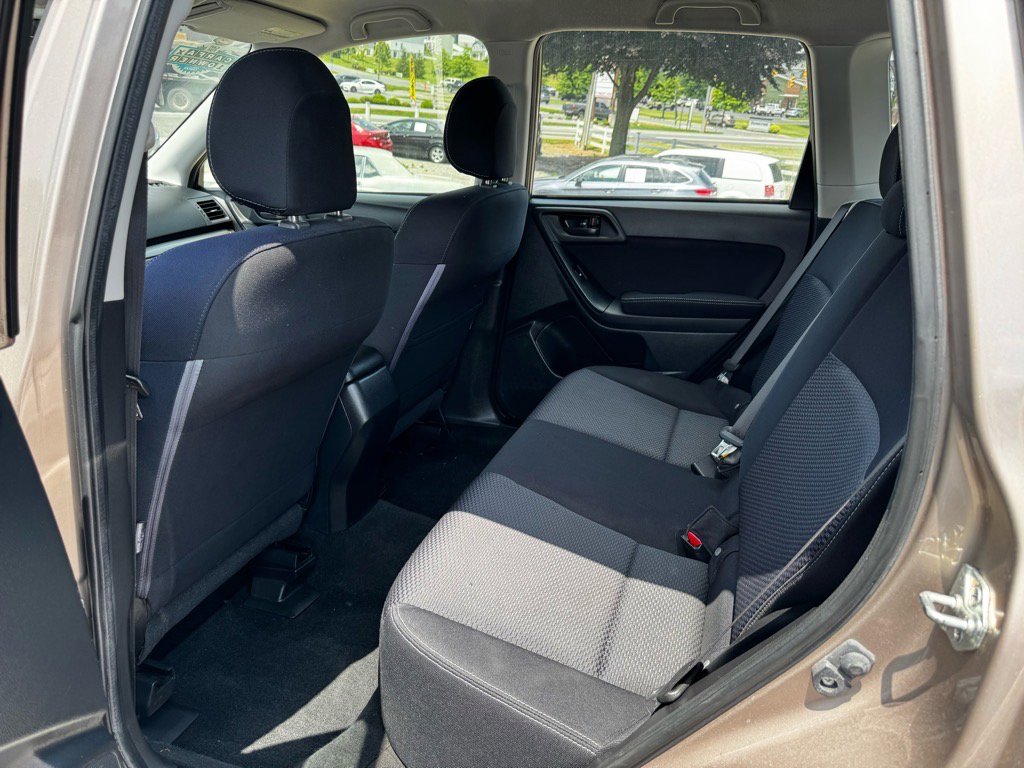 Used 2015 Subaru Forester 2.5i image 11