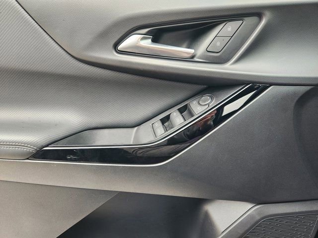 Used 2025 Chevrolet Equinox LT w/ Safety and Technology Package image 25