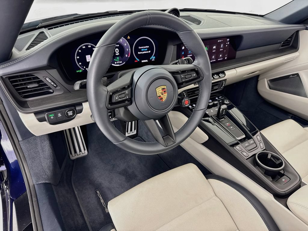 Certified 2025 Porsche 911 Targa 4 GTS AWD/4WD image 4
