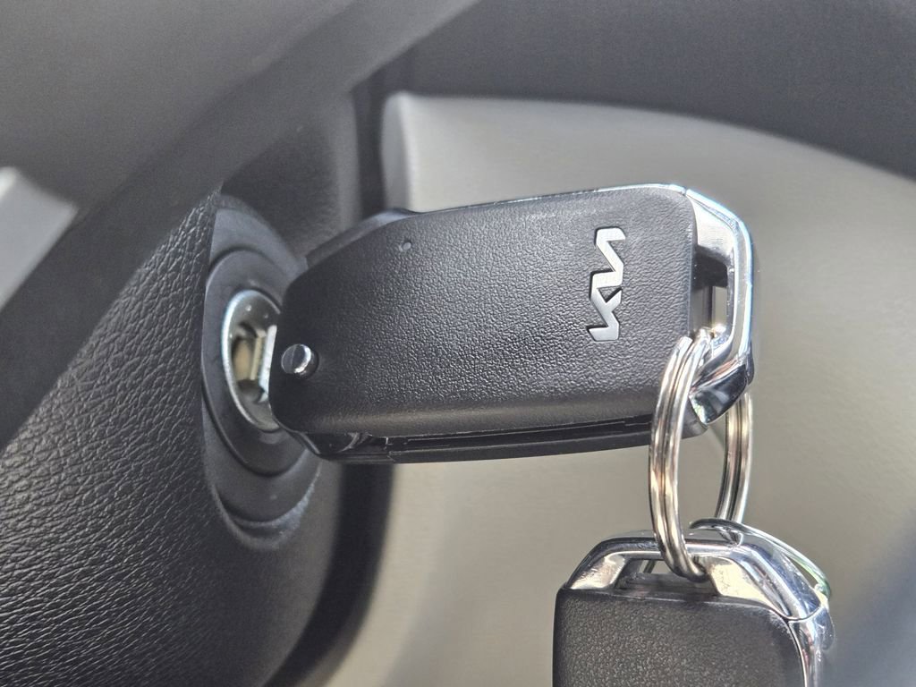 Certified 2025 Kia Soul LX w/ LX Technology Package FWD image 23