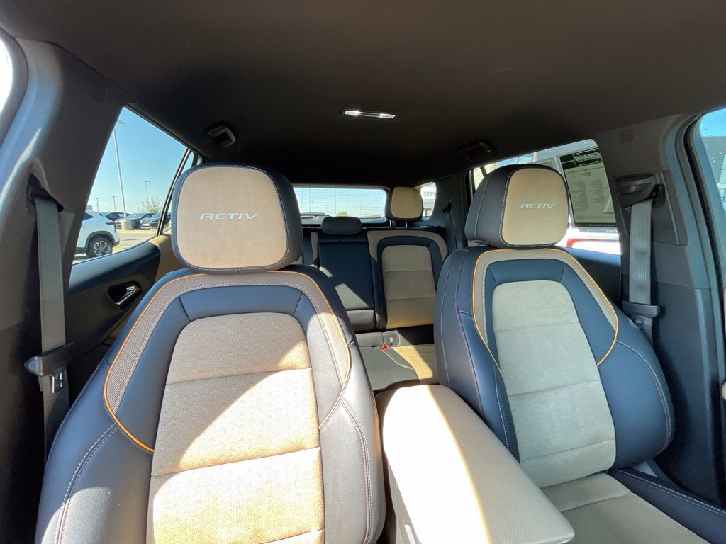 Used 2025 Chevrolet Equinox ACTIV w/ Safety and Technology Package FWD image 30