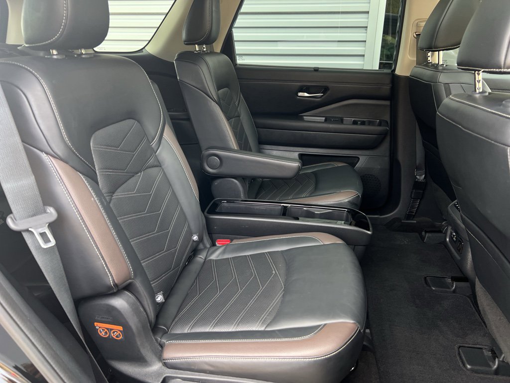 Used 2023 Nissan Pathfinder Platinum image 24