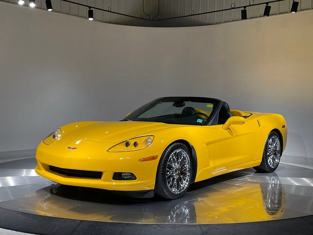 Used 2005 Chevrolet Corvette Convertible w/ Preferred Equipment Group RWD image 2