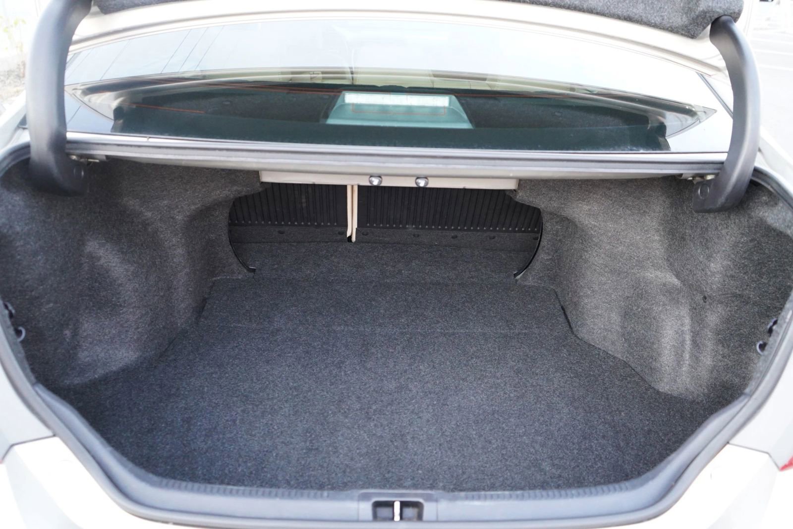 Used 2016 Toyota Camry XLE image 27