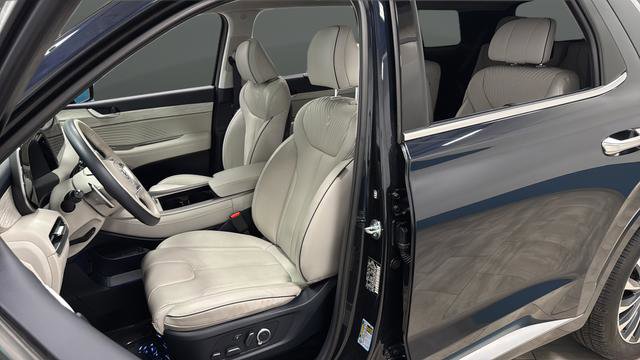 Used 2025 Hyundai Palisade Calligraphy image 9