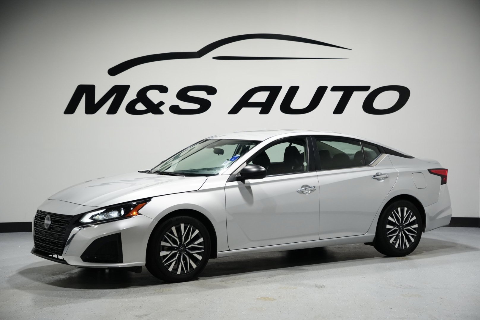 Used 2024 Nissan Altima 2.5 SV image 4