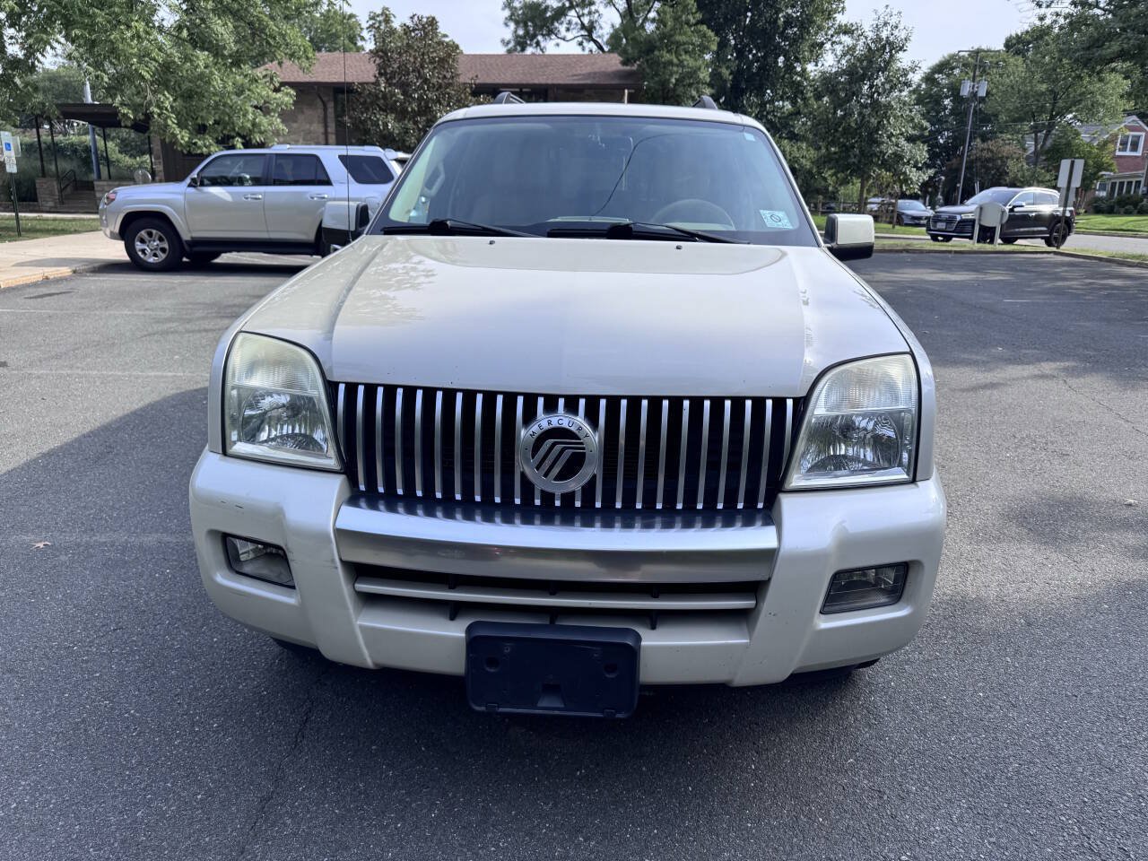 Used 2006 Mercury Mountaineer Luxury AWD/4WD image 2
