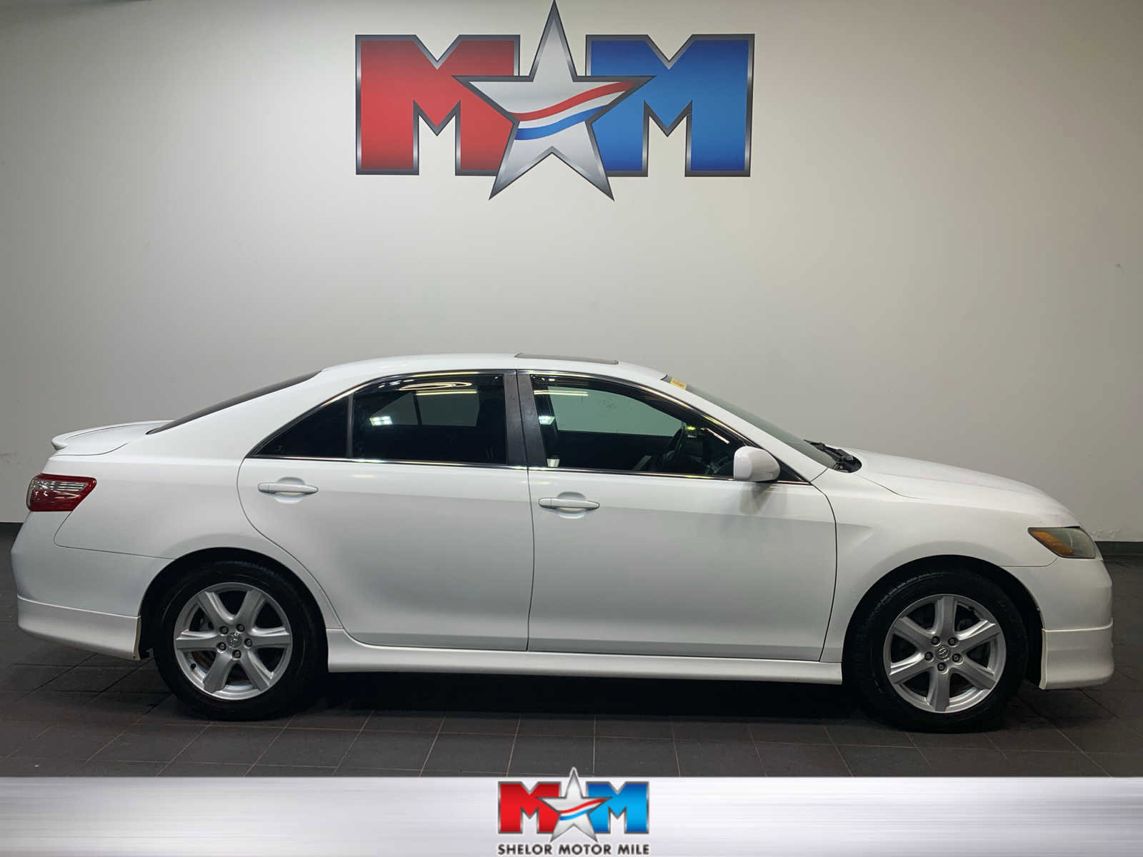 Used 2008 Toyota Camry SE FWD image 1