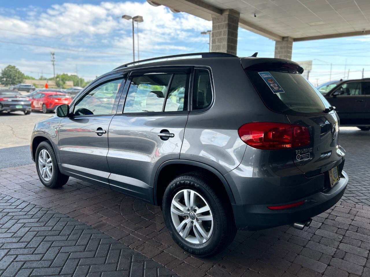 Used 2015 Volkswagen Tiguan SE FWD image 9