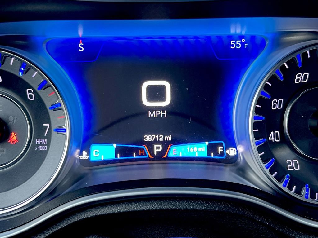 Used 2023 Chrysler 300 Touring w/ Sport Appearance Package image 12