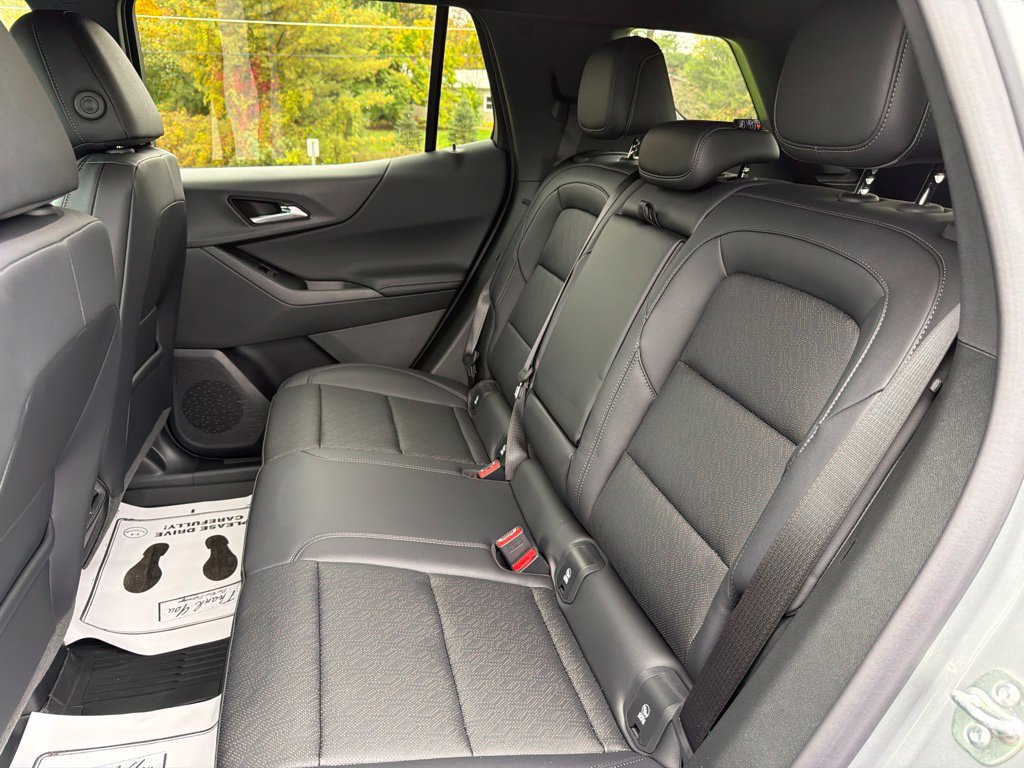 New 2027 Chevrolet Equinox LT w/ Convenience Package II FWD image 10