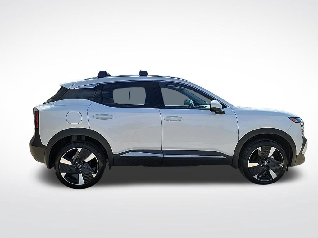 Certified 2025 Nissan Kicks SR w/ Illumination Package FWD image 5