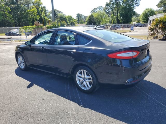 Used 2015 Ford Fusion SE FWD image 4