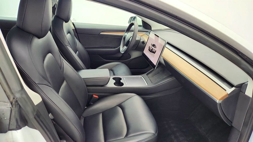 Used 2023 Tesla Model 3 Standard Range image 27
