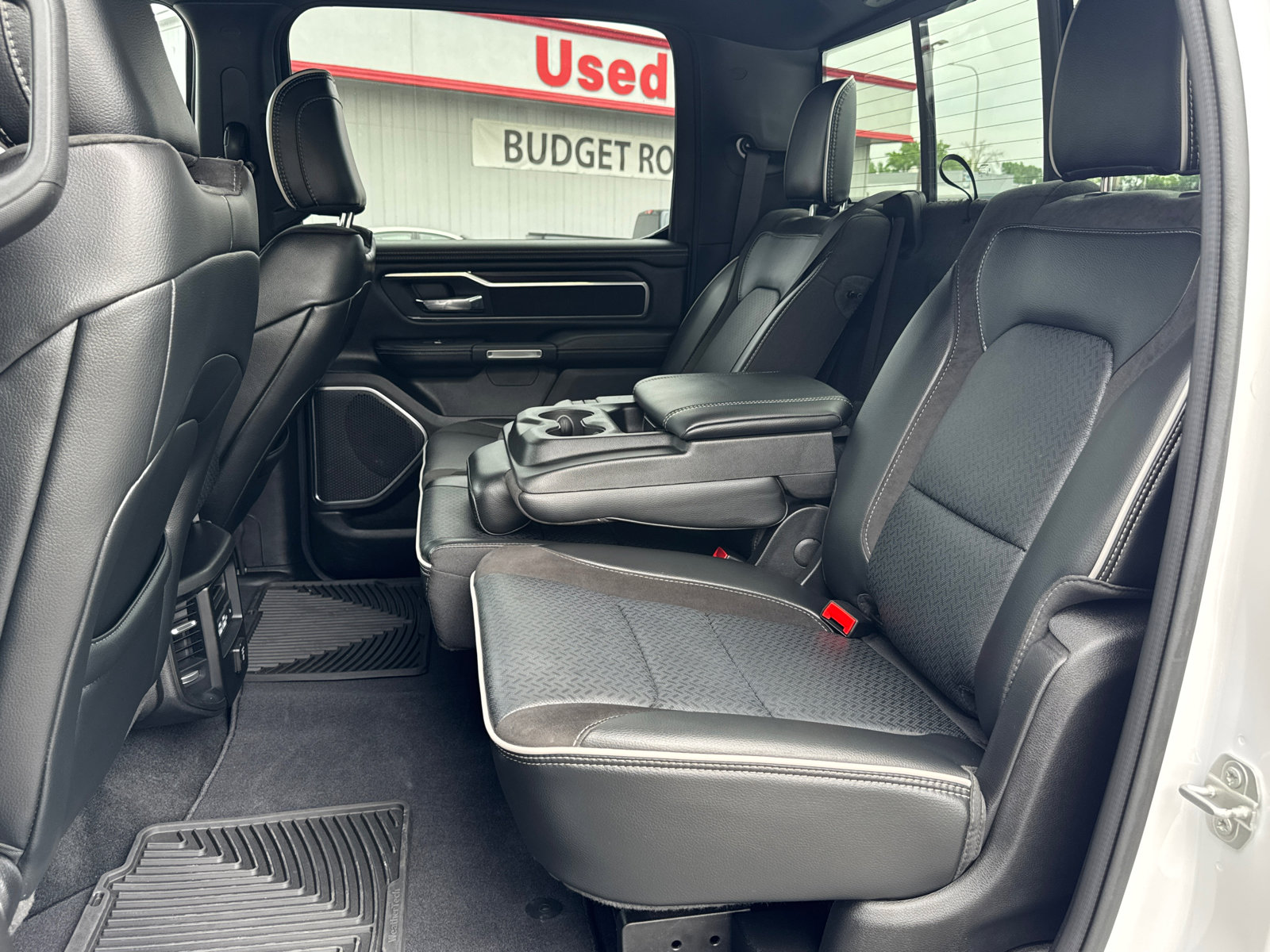Used 2025 RAM 1500 Laramie AWD/4WD image 6