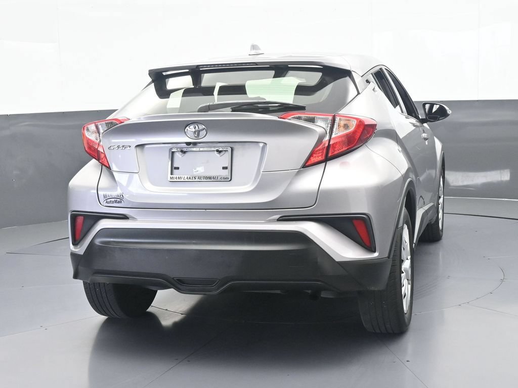Used 2019 Toyota C-HR LE FWD image 5