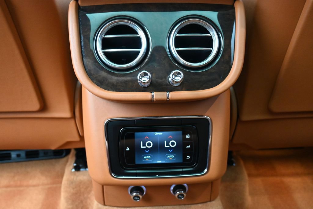 Used 2019 Bentley Bentayga AWD/4WD image 22