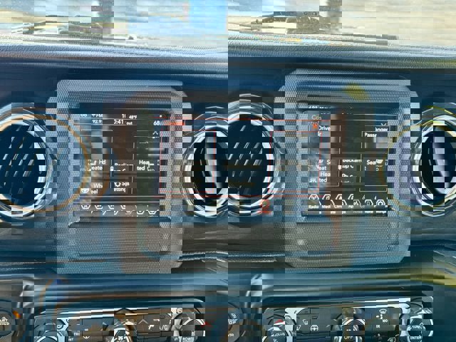 Used 2021 Jeep Wrangler Unlimited Sahara image 16