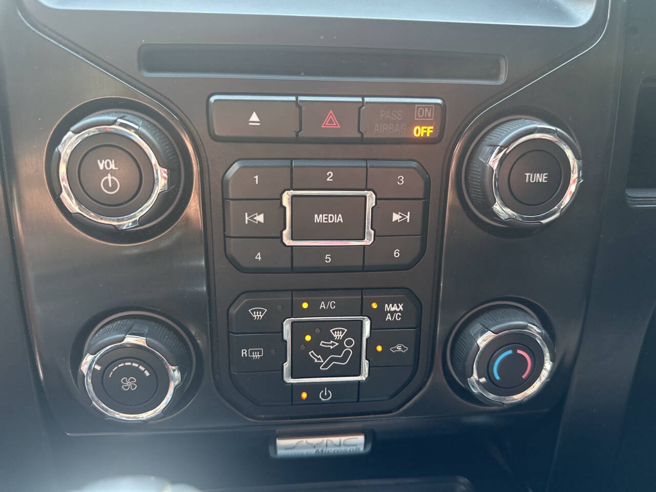 Used 2014 Ford F150 FX4 w/ FX Appearance Package AWD/4WD image 19