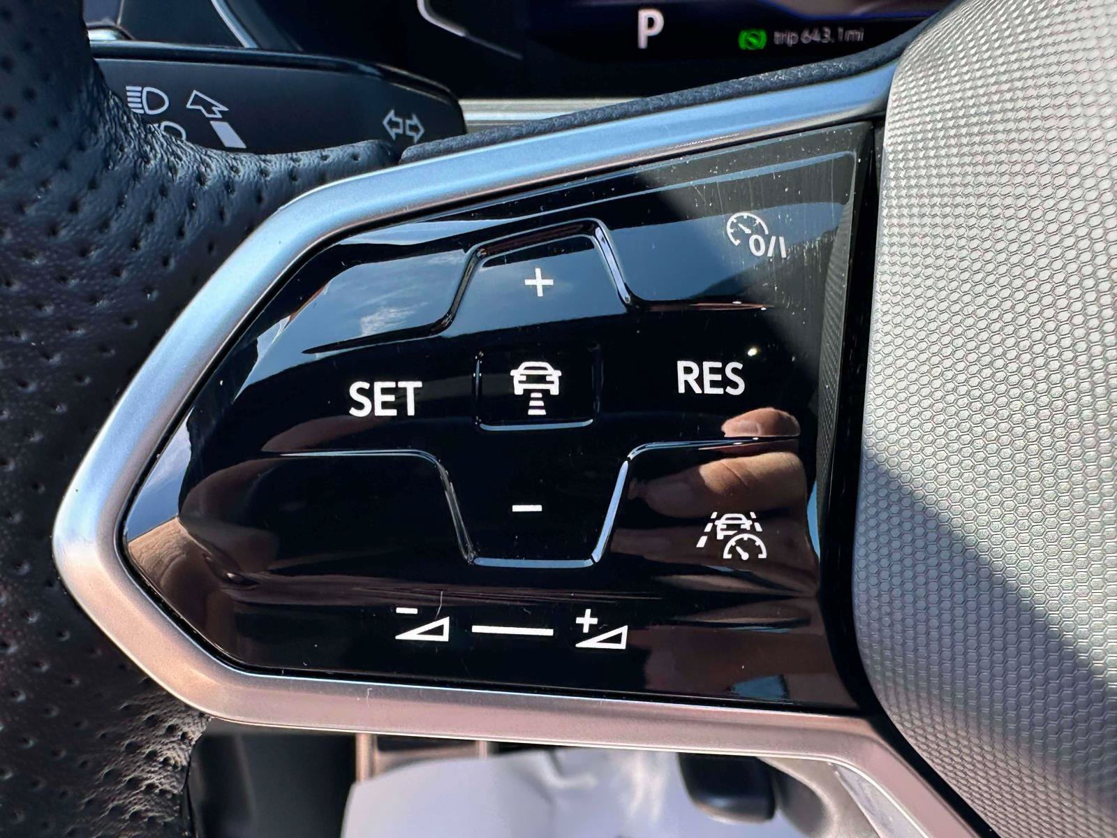 Certified 2023 Volkswagen Tiguan SEL R-Line AWD/4WD image 20