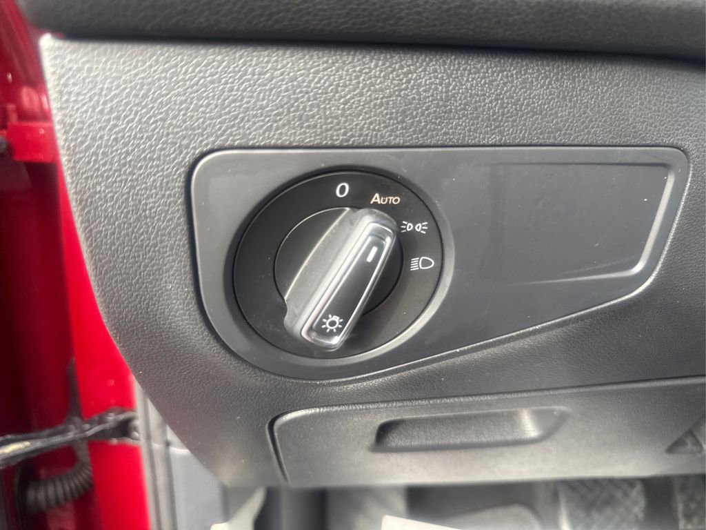 Used 2019 Volkswagen Tiguan SE w/ Panoramic Sunroof Package image 15