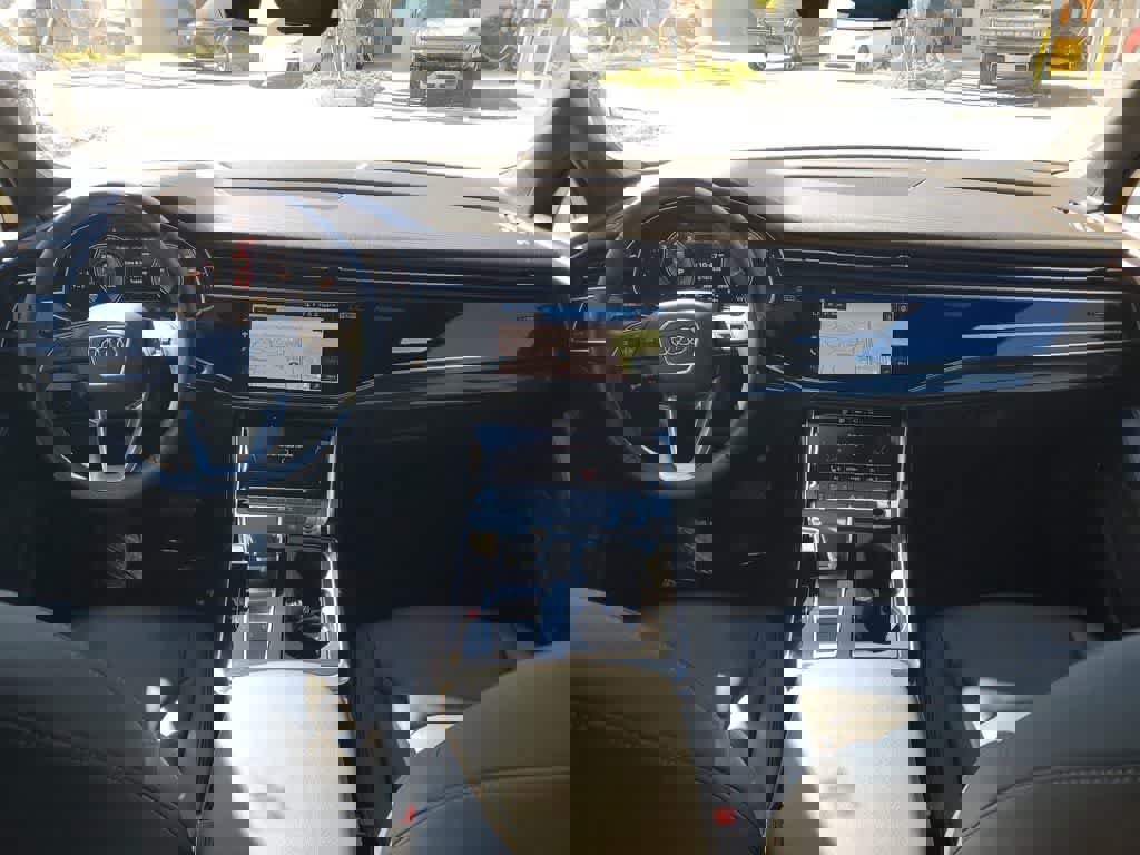 Used 2025 Audi Q7 Premium Plus image 12