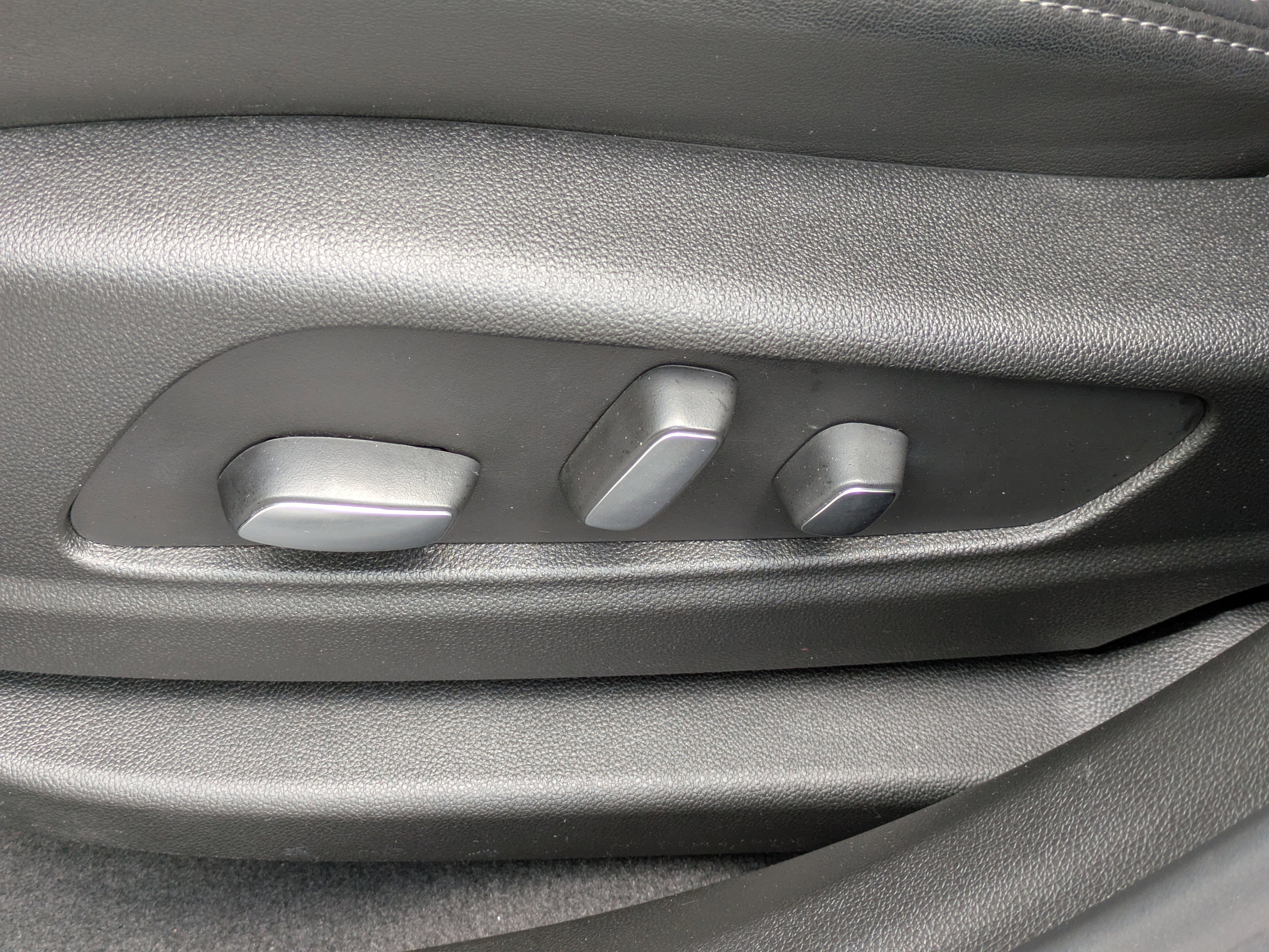 Certified 2024 Cadillac XT6 Premium Luxury w/ LPO, Floor Liner Package image 19