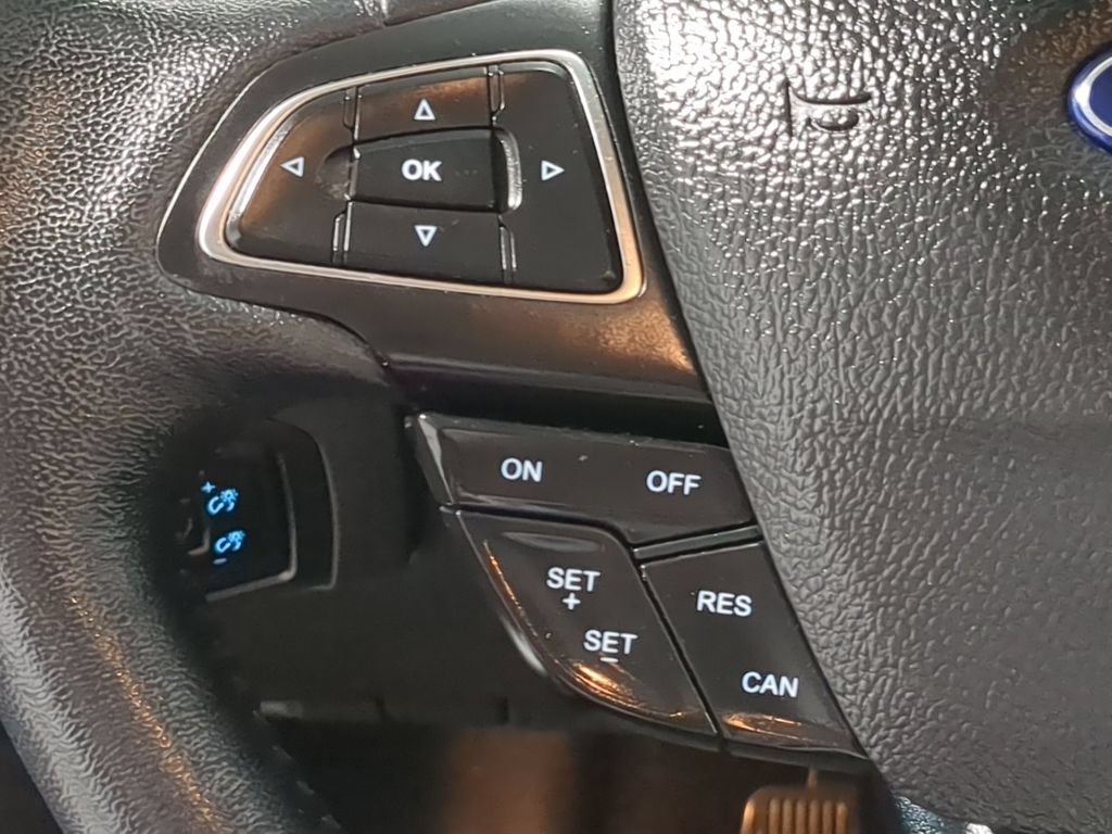 Used 2016 Ford Focus SE w/ SE Cold Weather Package FWD image 26