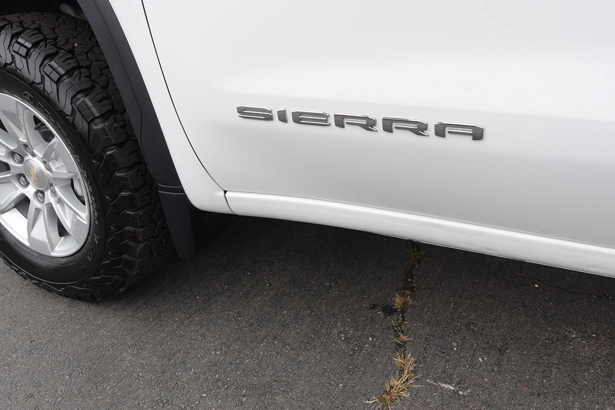 Used 2024 GMC Sierra 1500 Pro w/ Fleet Convenience Package AWD/4WD image 11