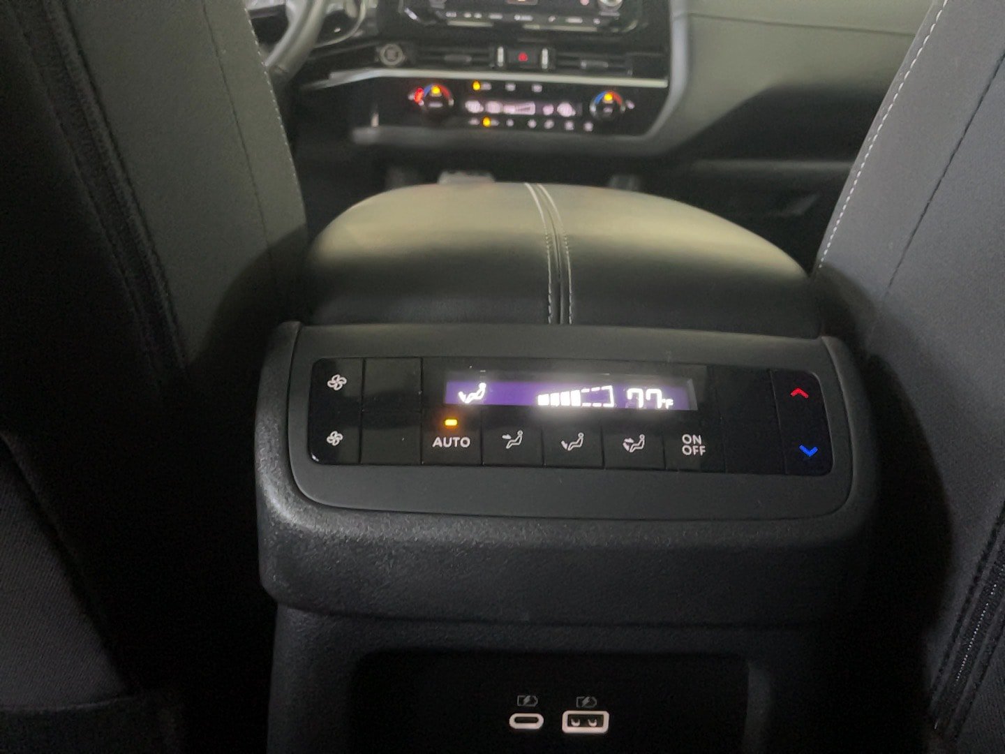 Used 2024 Nissan Pathfinder SV w/ SV Premium Package AWD/4WD image 9