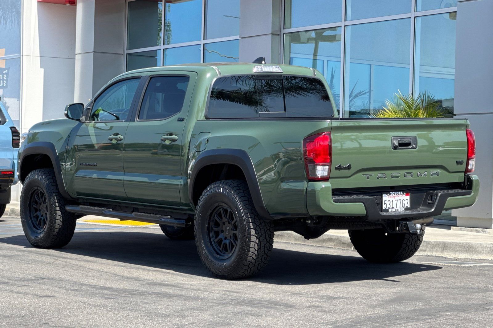 Used 2021 Toyota Tacoma SR5 w/ Trail Edition image 7