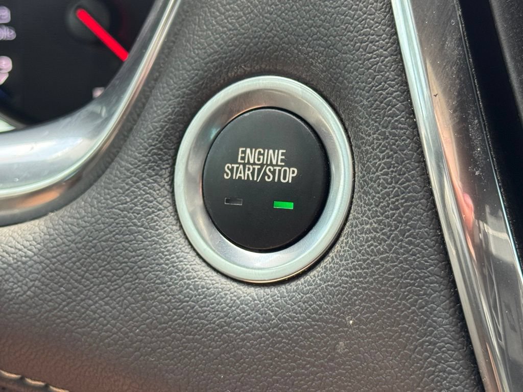 Used 2023 Chevrolet Traverse Premier FWD image 26