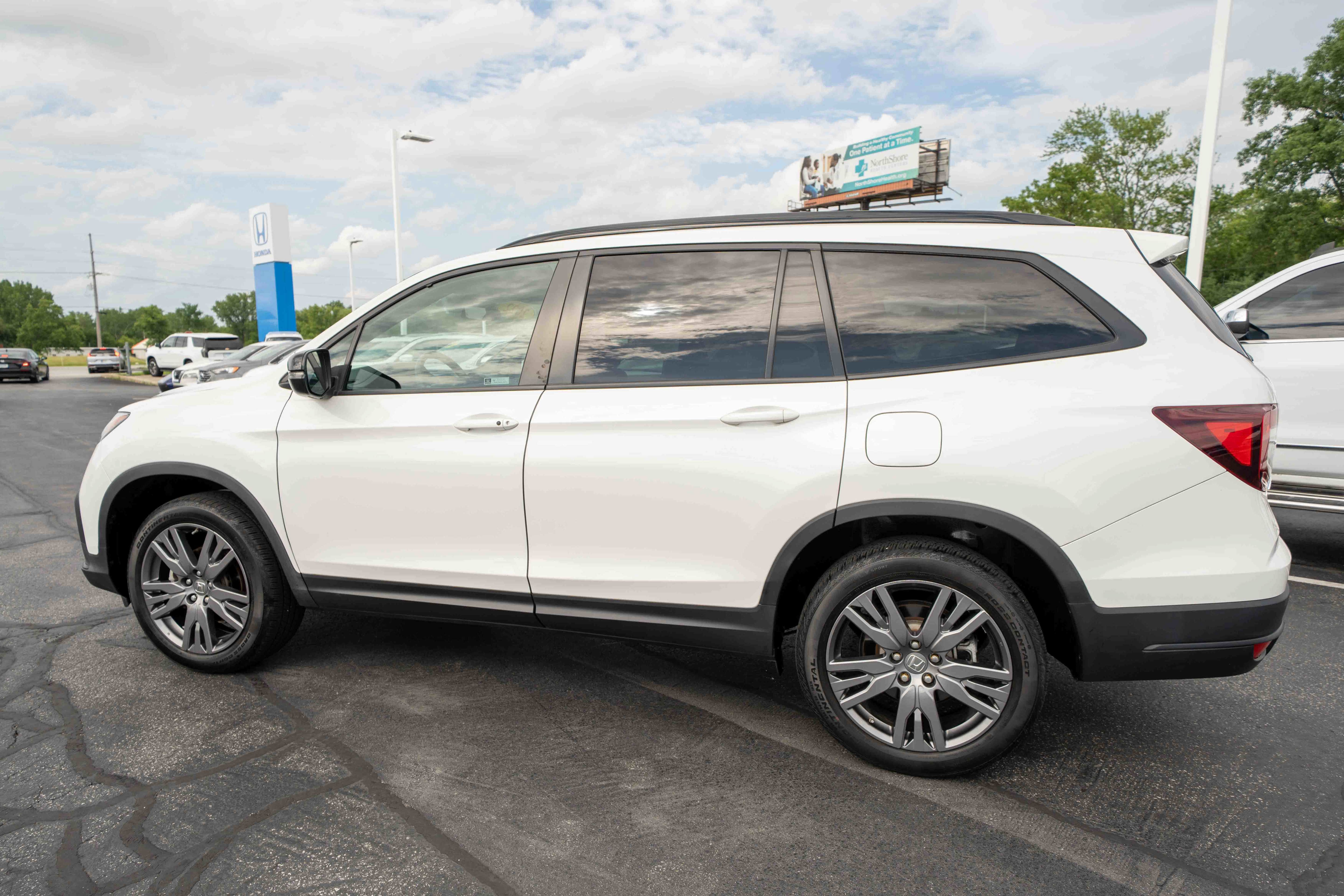 Used 2022 Honda Pilot Sport image 4