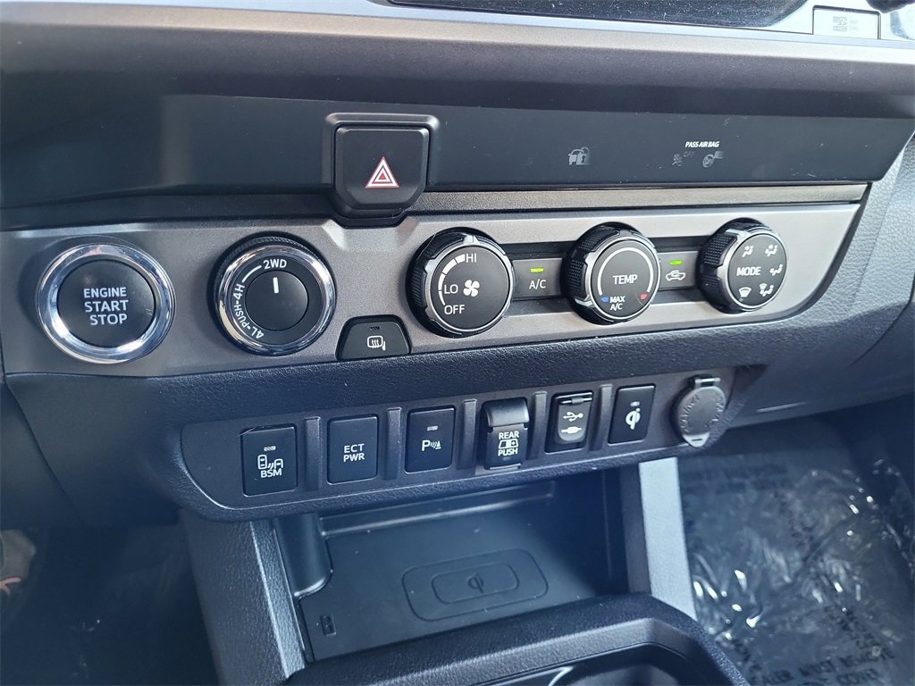 Used 2019 Toyota Tacoma TRD Off-Road w/ Technology Package image 27