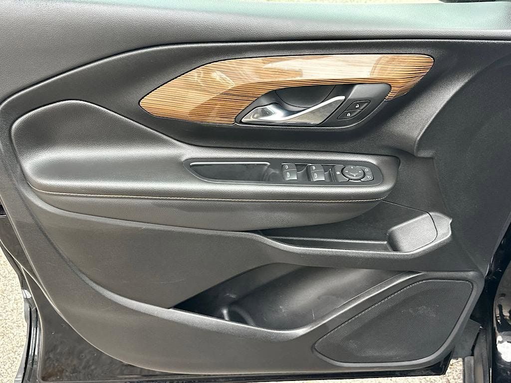 Used 2020 GMC Terrain SLE FWD image 15